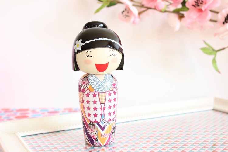 parfum_lotus_kokeshi00