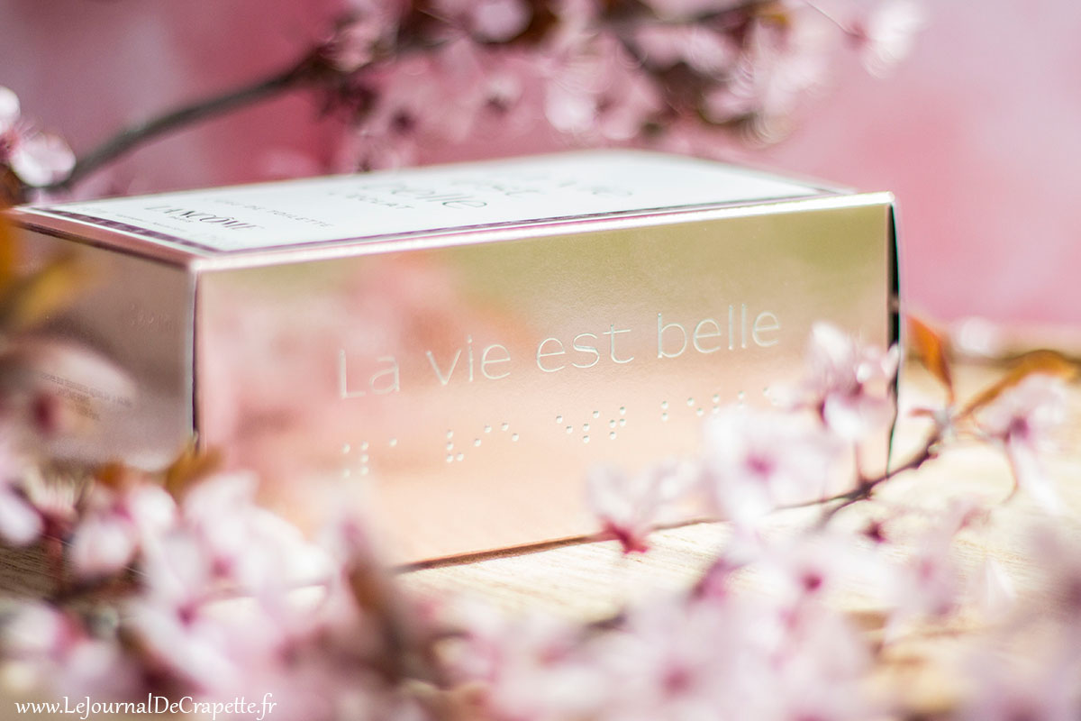 Boite de l'eau de toilette La vie est Belle L'éclat de Lancome